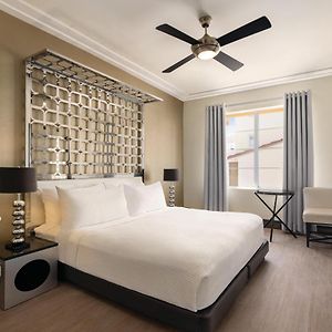 Deluxe Zimmer mit Kingsize-Bett